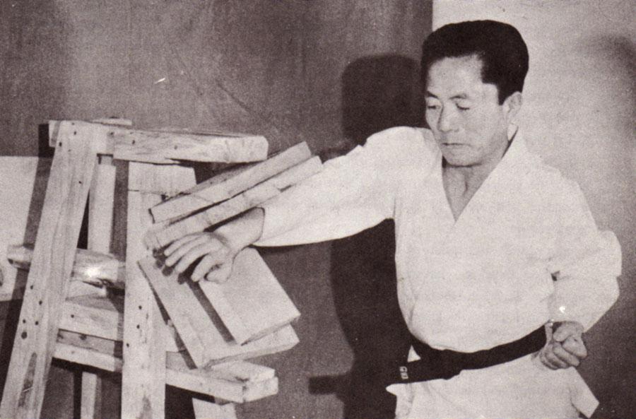 General Choi makes known Taekwondo